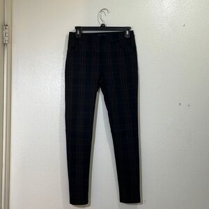 Sanctuary navy blue pants with cranberry pattern. Size Small. Skinny legged.